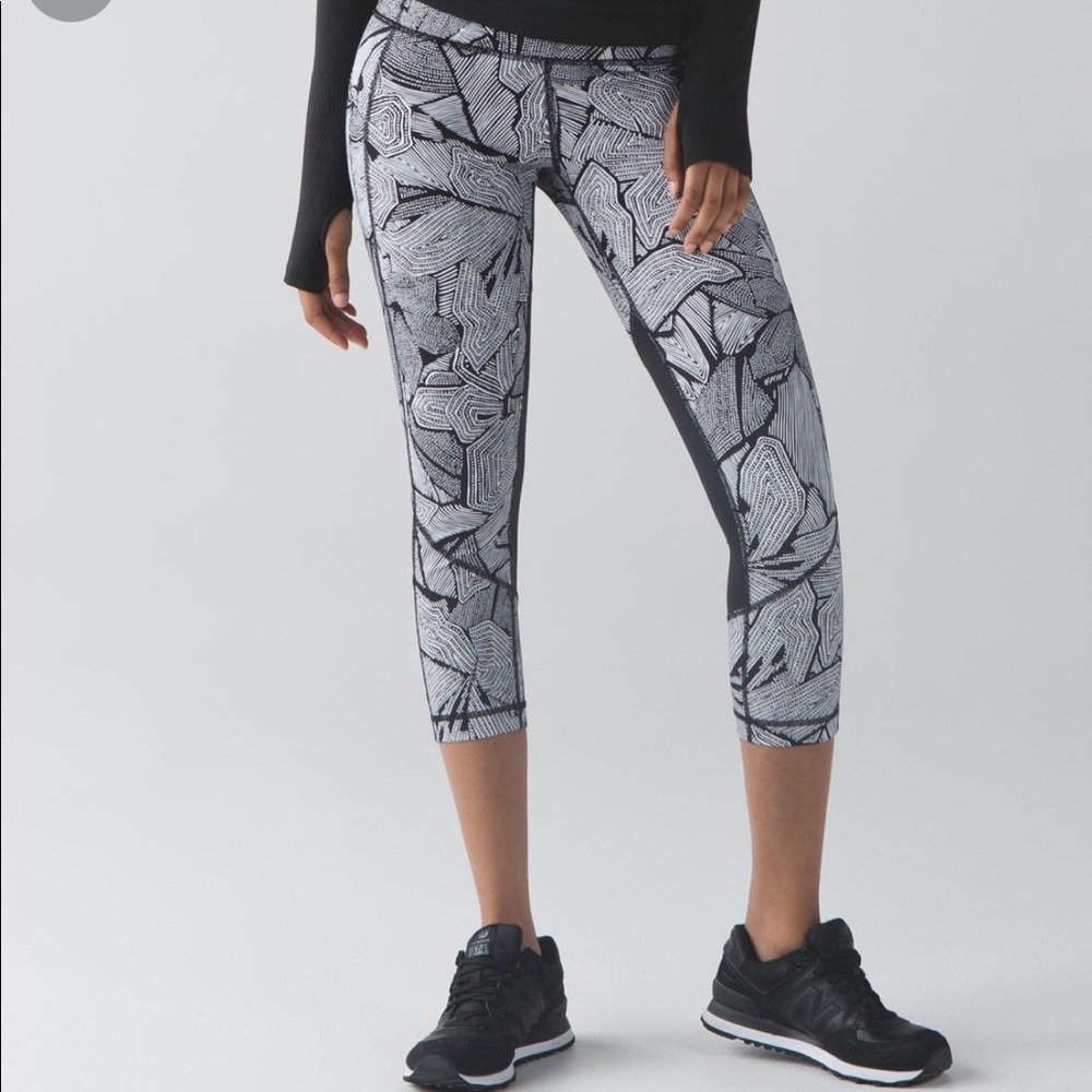 NWT Lululemon Pace Rival Crop Dottie Tribe Size 8